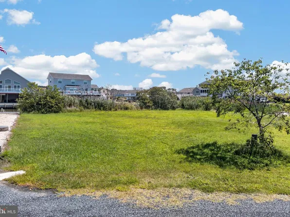 1346 Anchor Ct, Greenbackville, VA 23356
