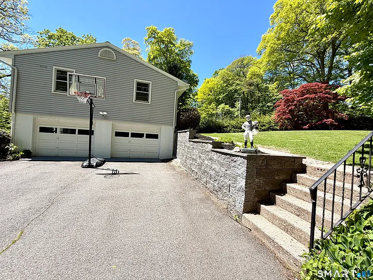 137 Florida Hill Rd — Photo 6