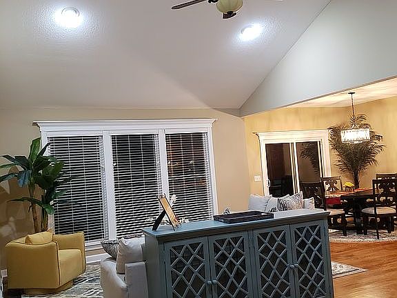 5th image of 10600 Augusta Dr