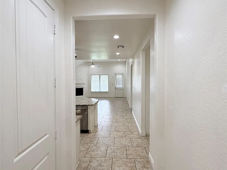 6515 Sterling Shores Ln — Photo 9
