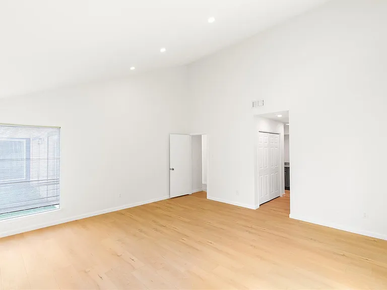 6423 Coachwood Dr — Photo 22