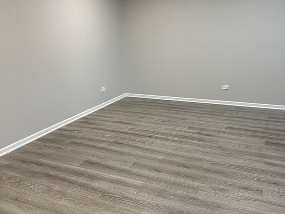 5th image of 420 W Aldine Ave APT 423