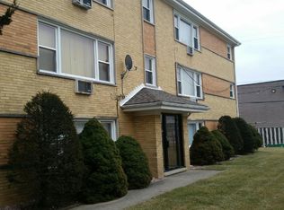 6721 W Lloyd Dr APT 3N, Worth, IL 60482