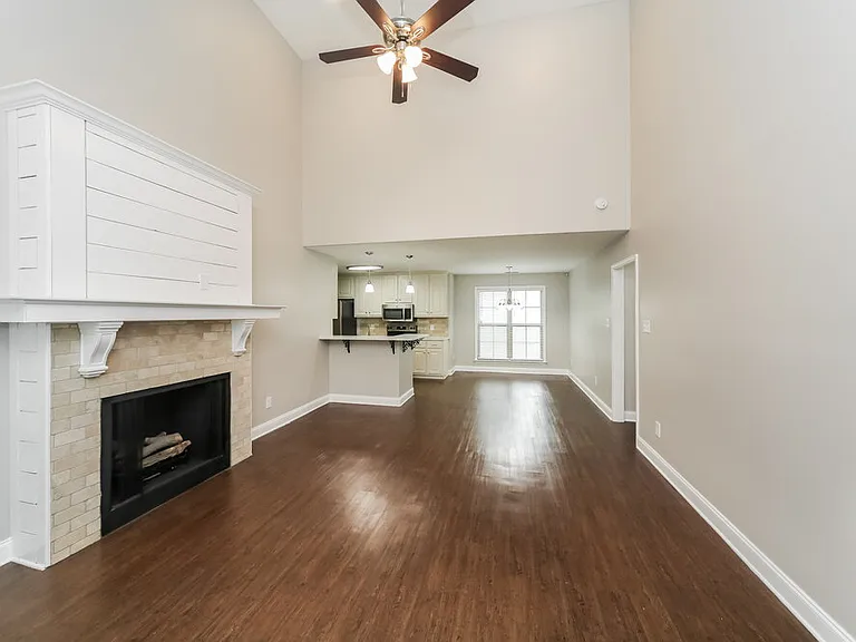 7200 Kingcrest Rd — Photo 5