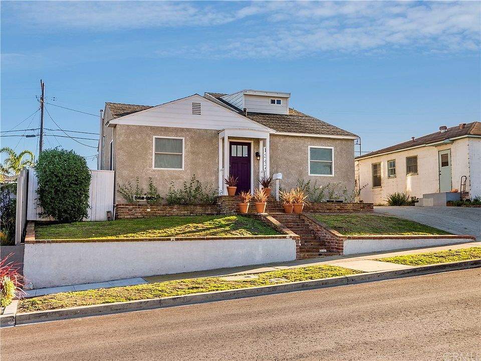 1st image of 1347 W 27th Pl