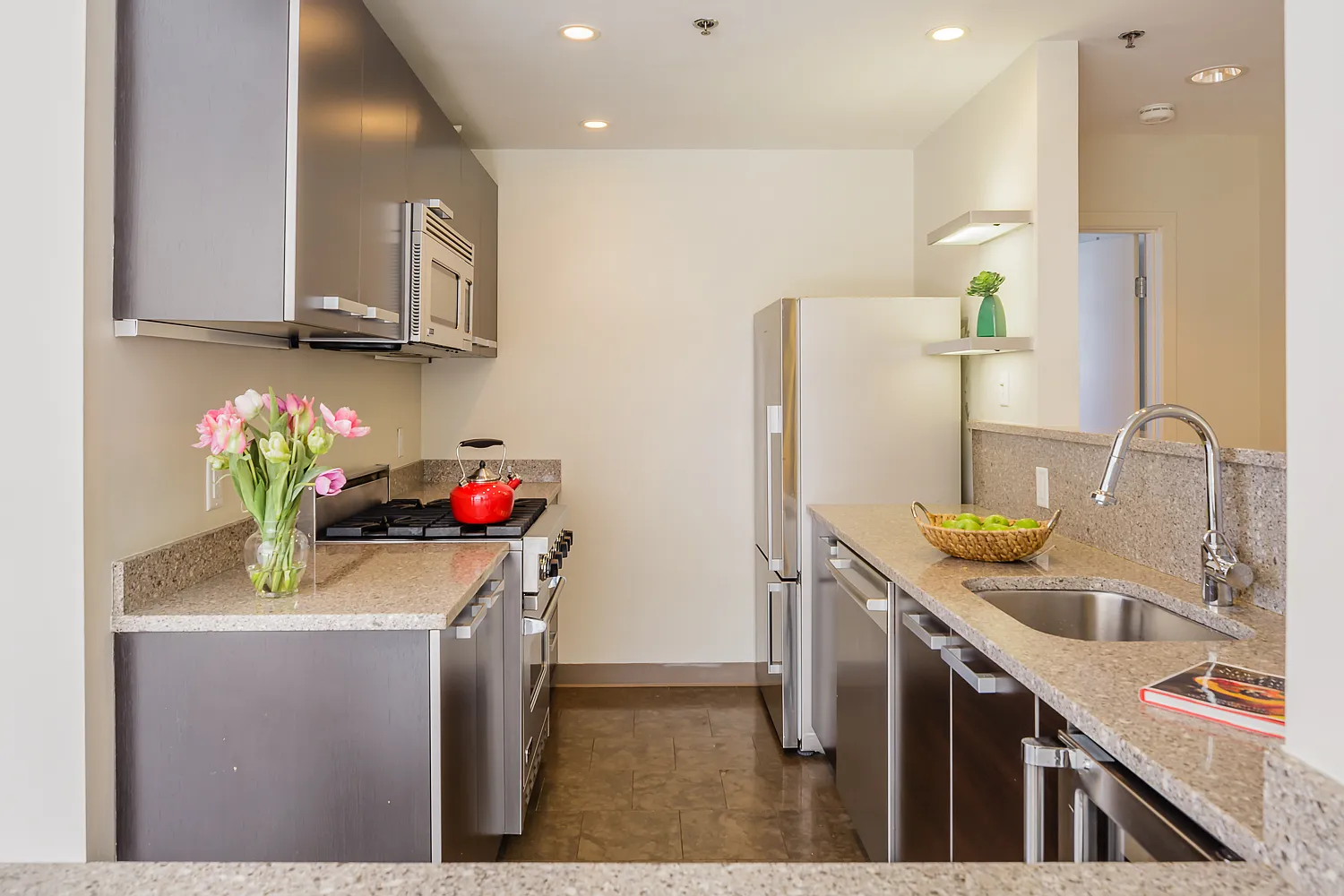 2 bed, 1350 sqft, $7,000 — Photo 3