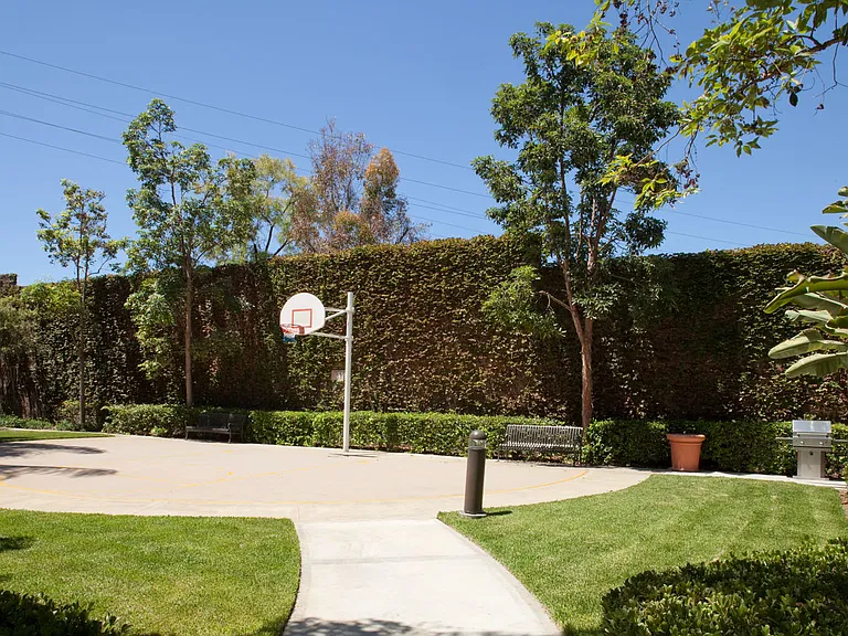 Villa Coronado Apartment Homes — Photo 9