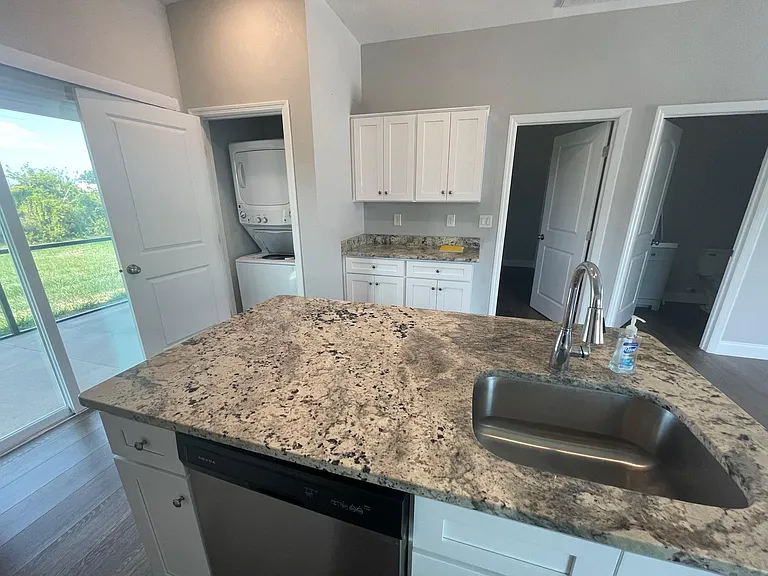10371 Kidron Ave #10371 — Photo 5