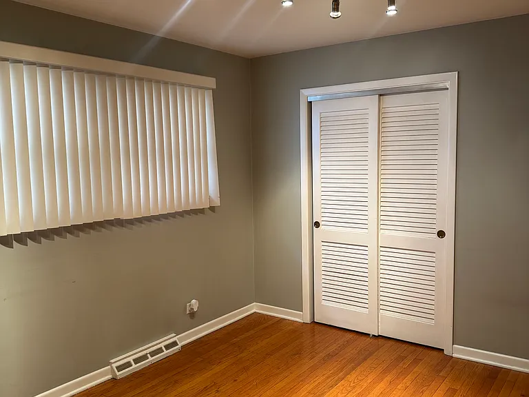 5038 W Wellington Ave — Photo 6