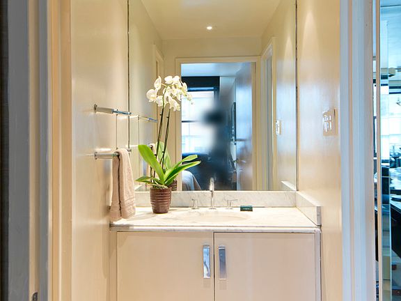 5th image of 117 E 57th St APT 29E