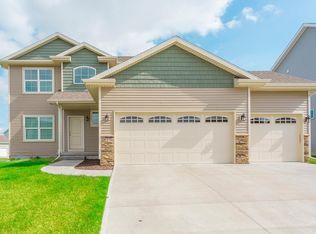 612 SE 17th St, Grimes, IA 50111