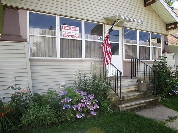 3rd image of 55 Summer St