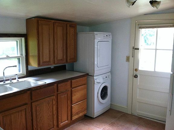 Washer/Dryer included