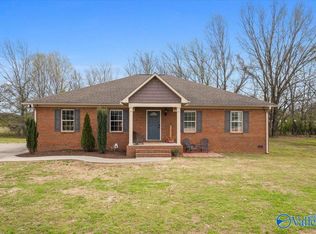111 Beaver Creek Rd, Laceys Spring, AL 35754