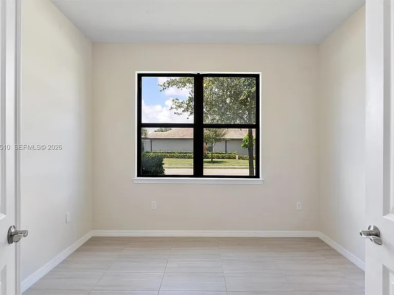 2485 Primrose Pl — Photo 36