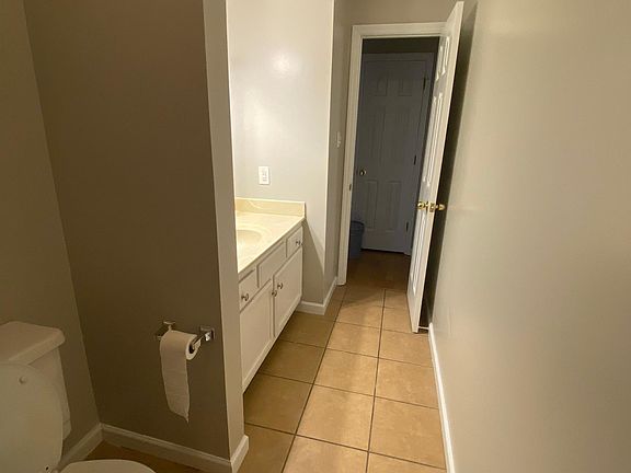 4th image of 6604 Hickory Way Ln