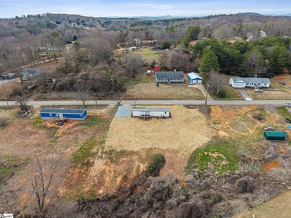 2nd image of 139 Davis Rd