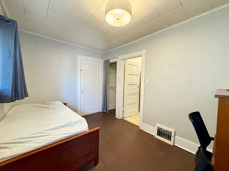 409 S University St — Photo 7
