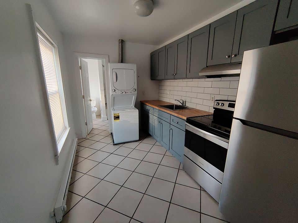 1st image of 823 W Main St APT 7