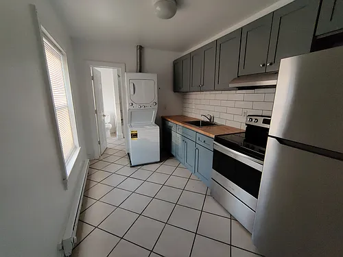 823 W Main St #7 Photo 1