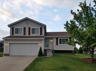 17238 Manderson St, Omaha, NE 68116