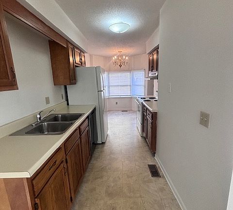 3rd image of 1325 W Market St #3