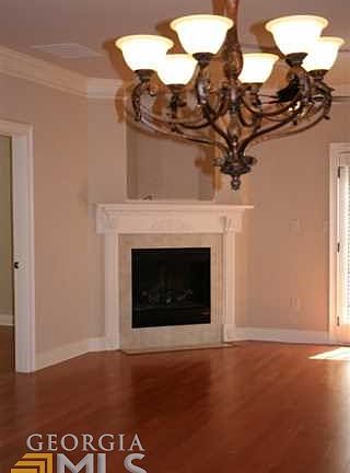 4th image of 2838 Fox Wood Ln