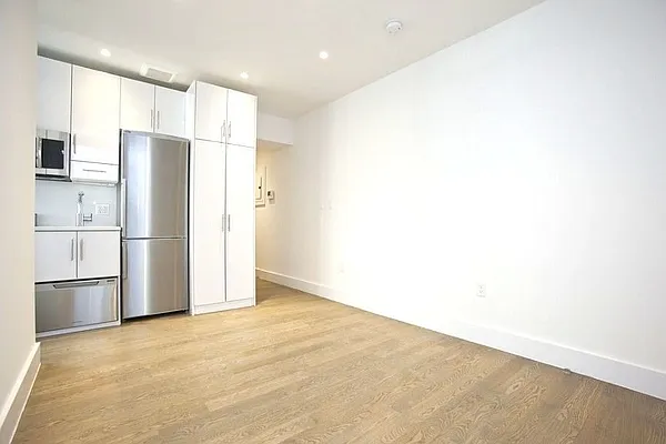 Rented by REAL New York | media 11