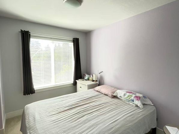 2 bedroom rental in Surrey — photo 10