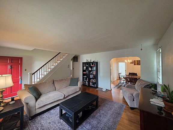 4th image of 5440 Argall Cres