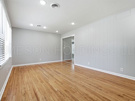 5th image of 5808 W 70th Ter