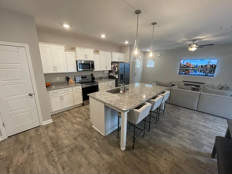 4336 Doral Dr — Photo 8