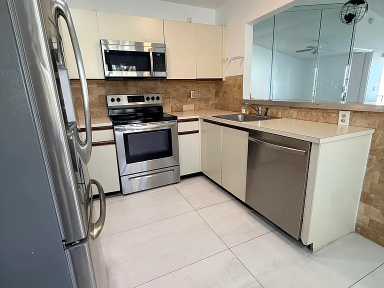 7714 Tahiti Ln #203 — Photo 19