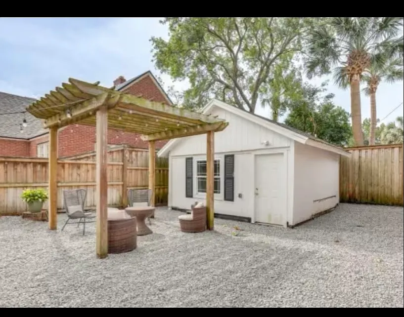 3 bed, 1176 sqft, $2,700 — Photo 4