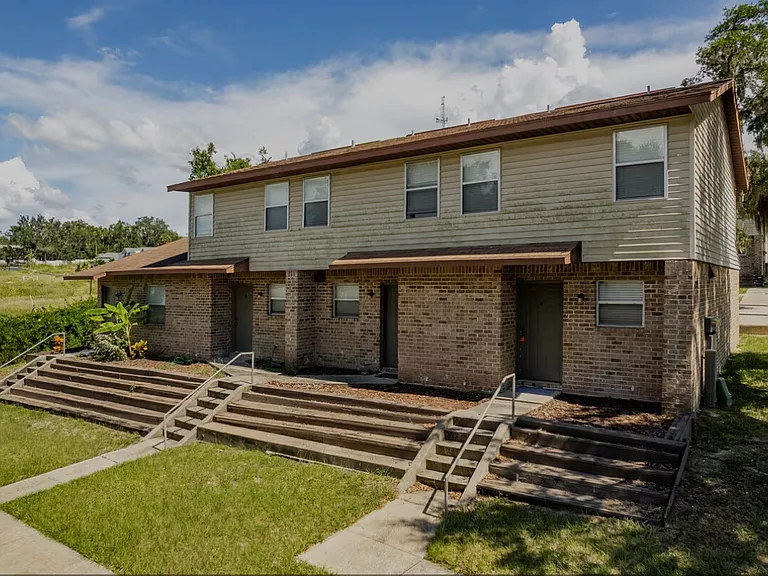 Bentley Villas — Photo 3