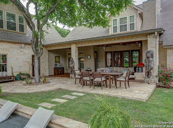 3rd image of 856 Oak Bluff Trl