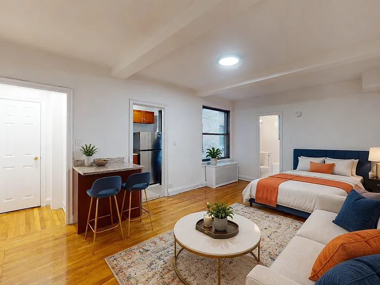 301 E 38th St #7I — Photo 1