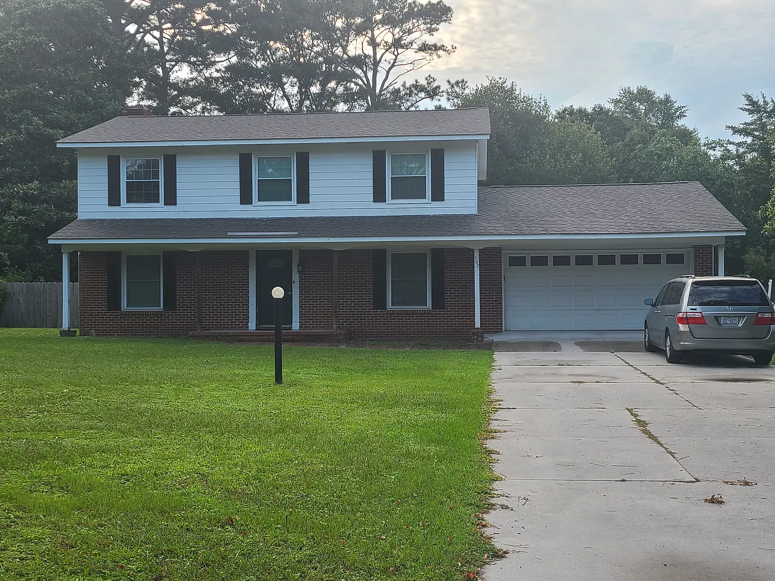 4 bed, 2.5 bath, 2128 sqft, $750 — Photo 1