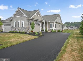 360 English Ivy Dr, Lititz, PA 17543