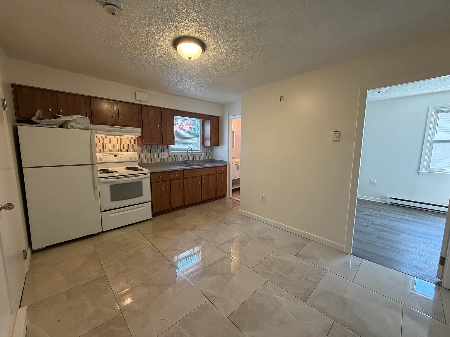 2 bed, 1000 sqft, $1,650 — Photo 1