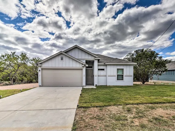 140 Oakhill Dr, Marble Falls, TX 78654