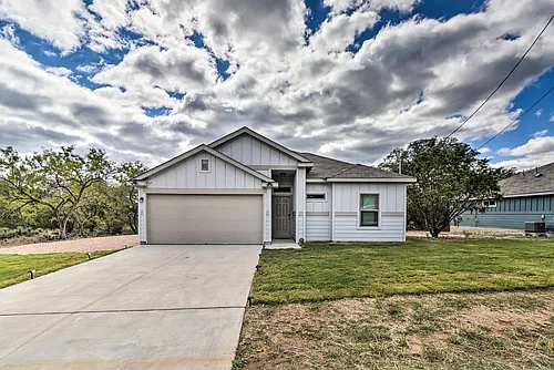 140 Oakhill Dr Photo 1