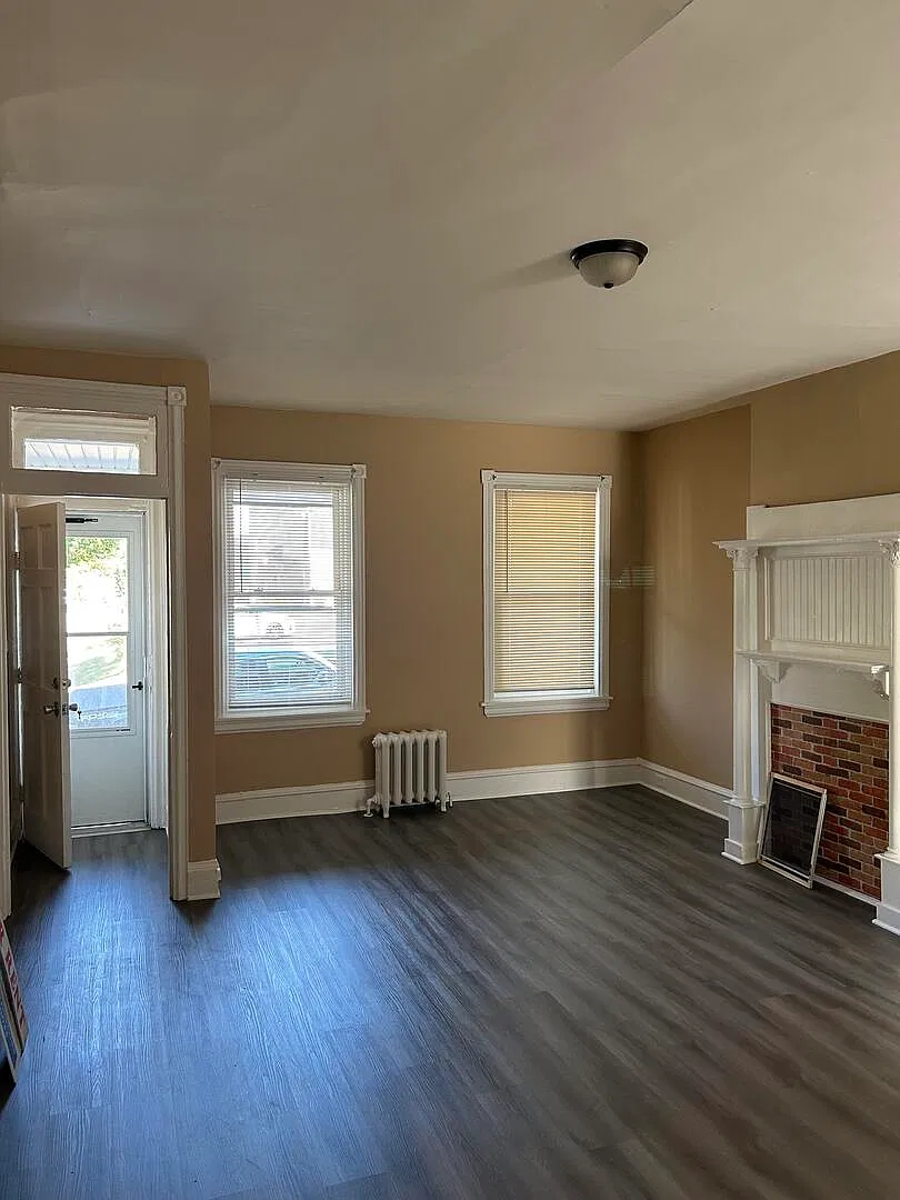 4 bed, 1.5 bath, 1525 sqft, $1,895 — Photo 3