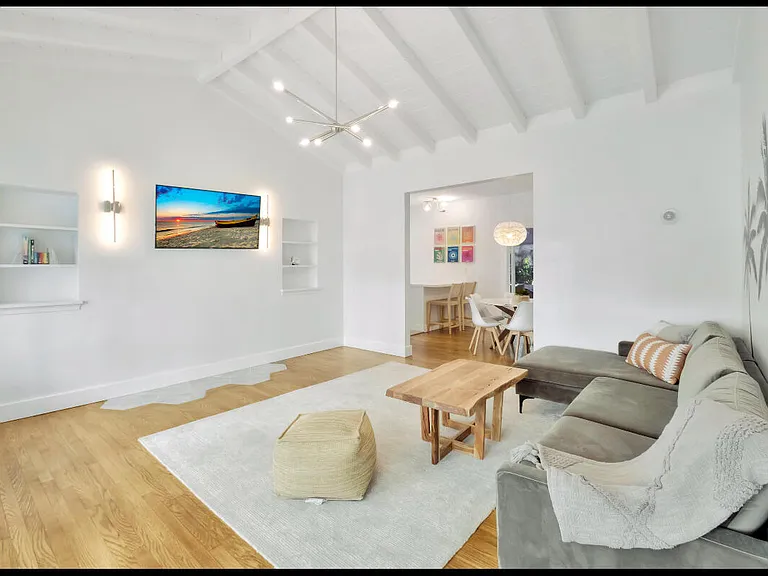 7825 Byron Ave — Photo 8