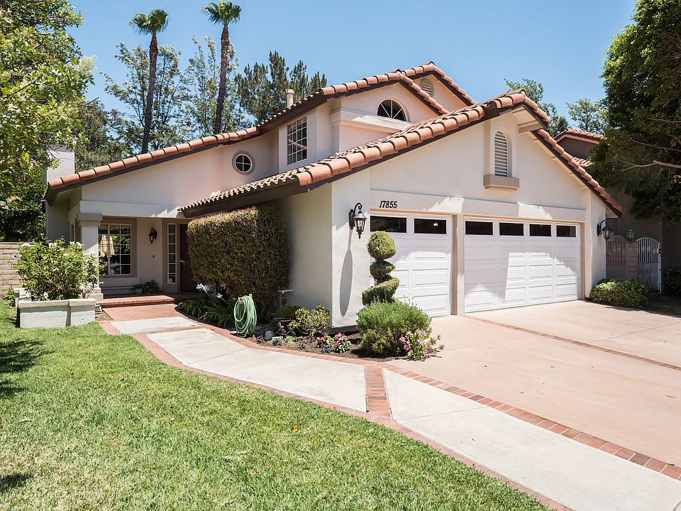 Front of Home 3 Car Garage