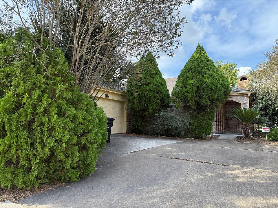 1st image of 12734 Ashford Chase Dr