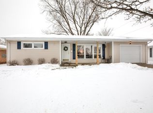1916 Garling Dr, Bloomington, IL