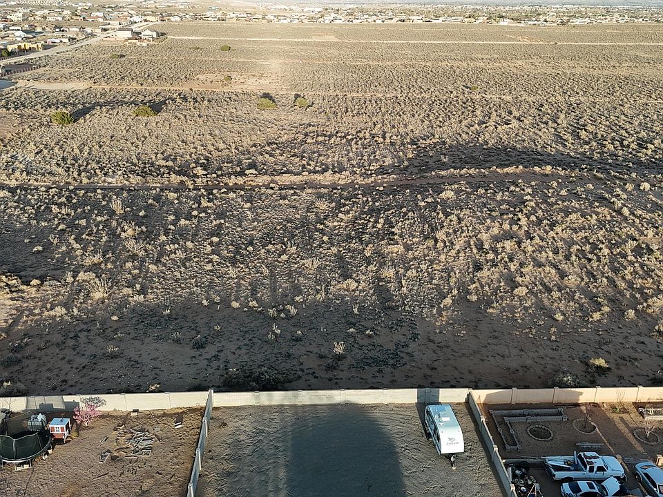 2nd image of 305 3rd St NE