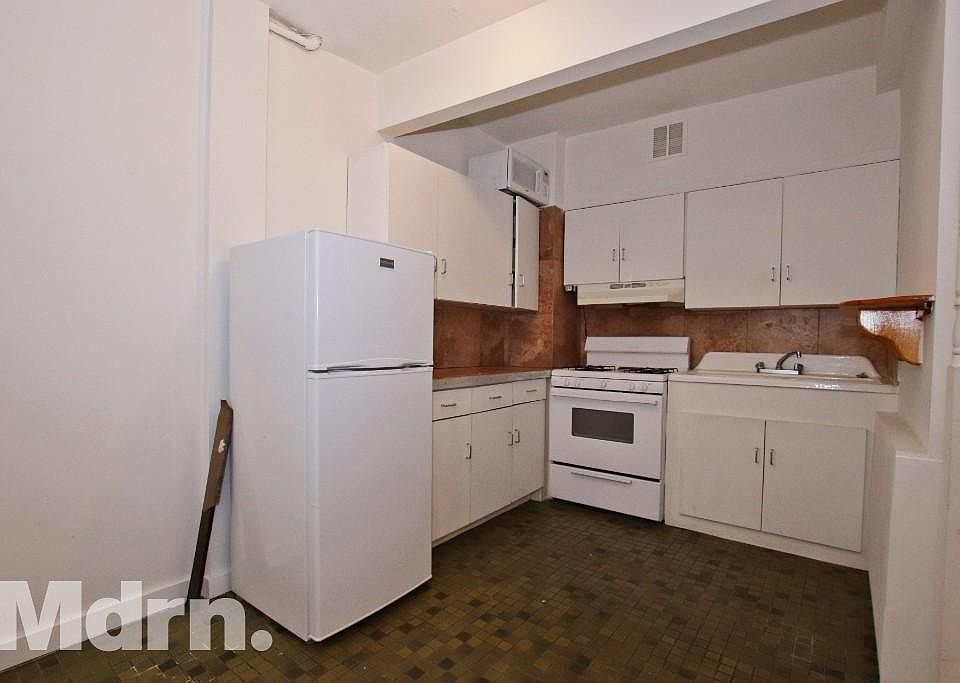 2nd image of 259 W 29th St Frnt 1