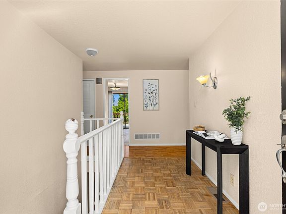 4th image of 1123 E Hemlock Street